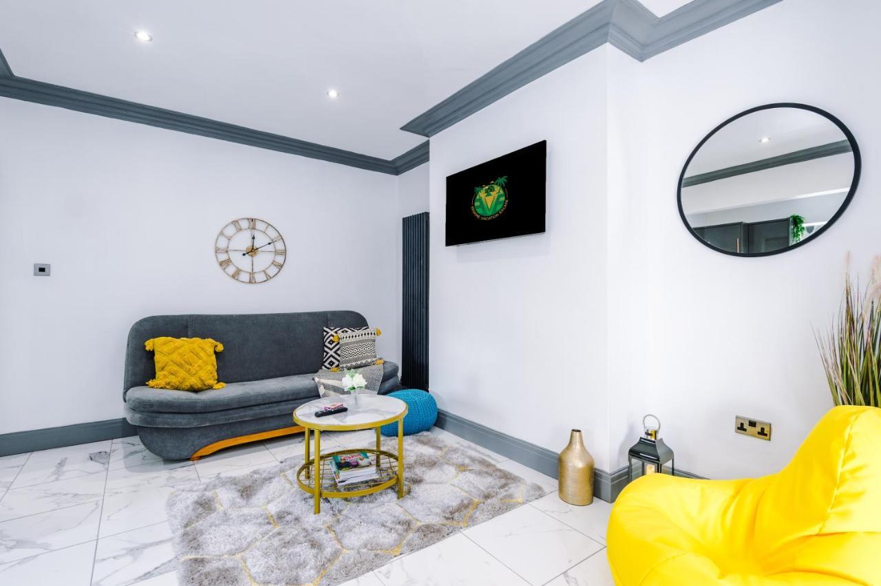 Only Family Groups - Pets Stay For Free - Sleeps 8 - Sofabed ブラックプール エクステリア 写真